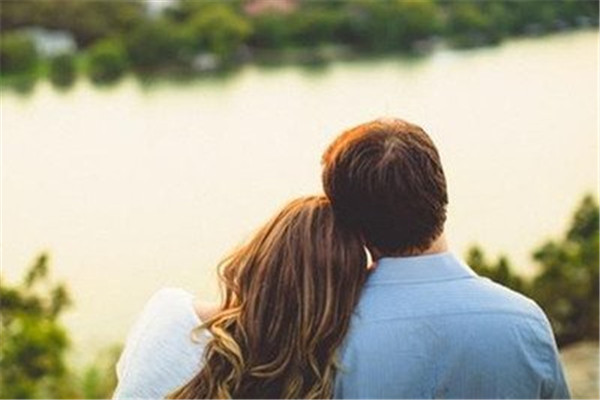 10秒判斷男生喜不喜歡你 男生喜歡你的表現(xiàn) 10秒判斷男生喜不喜歡你 男生喜歡你的表現(xiàn)