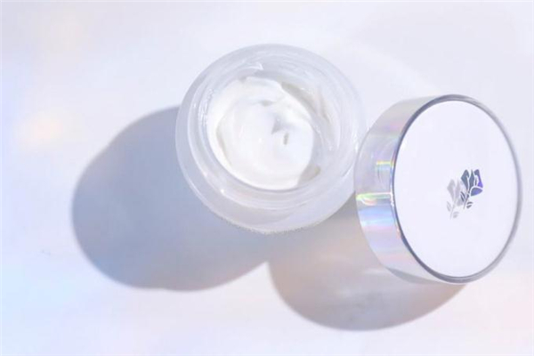 蘭蔻極光5號(hào)霜多少錢(qián) 蘭蔻極光5號(hào)霜多少毫升