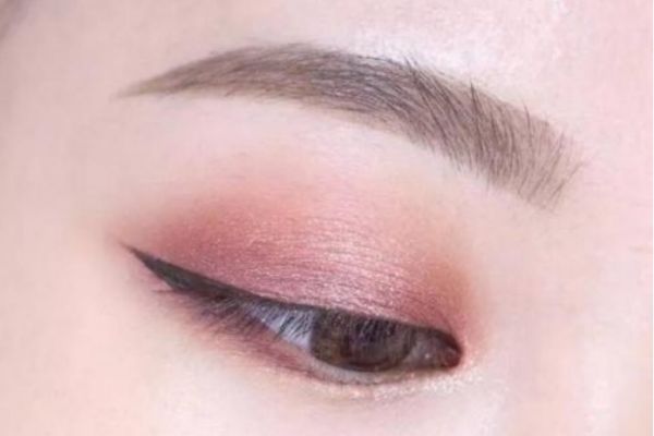 衰敗城市眼影保質期一般多久 衰敗城市眼影生產日期怎么看