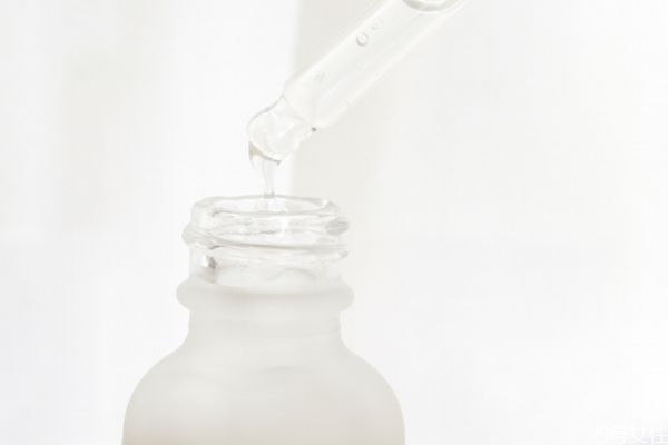 煙酰胺會擴張紅血絲嗎 煙酰胺停用皮膚還白嗎 煙酰胺會擴張紅血絲嗎 煙酰胺停用皮膚還白嗎