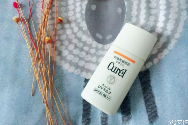 珂潤(rùn)防曬霜適合敏感肌嗎 珂潤(rùn)防曬霜是純物理防曬嗎 珂潤(rùn)防曬霜適合敏感肌嗎 珂潤(rùn)防曬霜是純物理防曬嗎