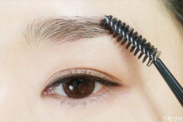 眉筆另一頭的刷子是做什么用的 怎么清洗眉刷 眉筆另一頭的刷子是做什么用的 怎么清洗眉刷