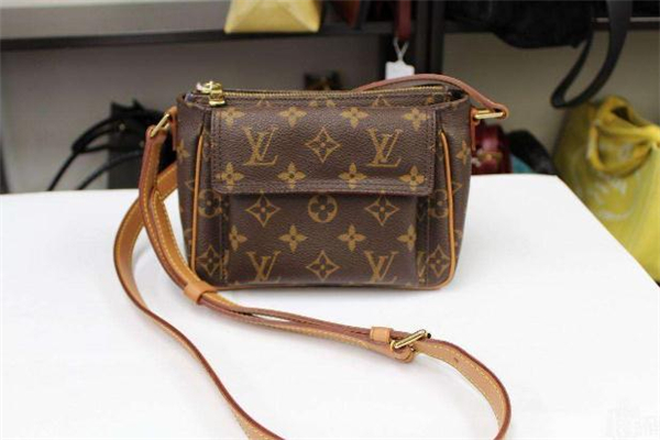 lv包怎么帶不會被稅 國外買了lv隨身還是托運(yùn)好 lv包怎么帶不會被稅 國外買了lv隨身還是托運(yùn)好