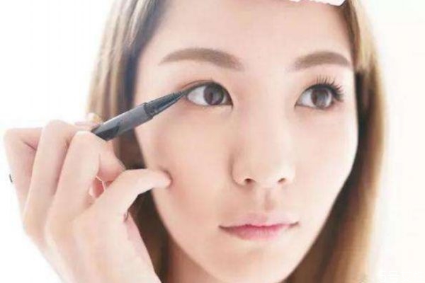 美瞳線紋后多久補色好 美瞳線什么時候可以補色 美瞳線紋后多久補色好 美瞳線什么時候可以補色