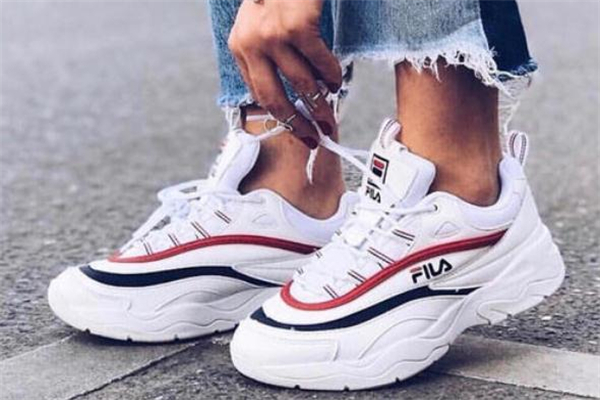 fila斐樂(lè)是奢侈品嗎 斐樂(lè)潮牌和斐樂(lè)區(qū)別