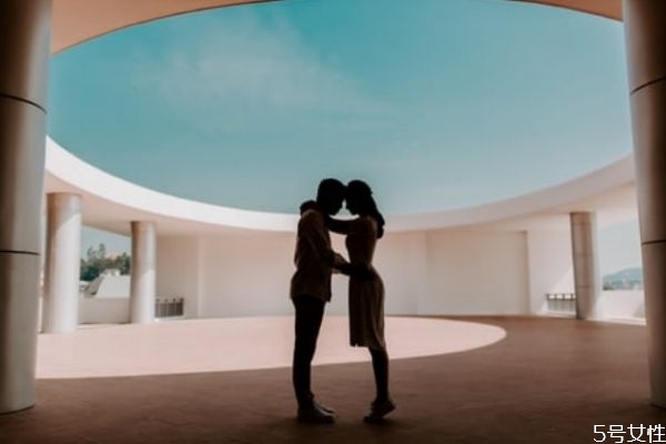 想我了嗎怎么機(jī)智回答 如何調(diào)皮的說(shuō)我想你了