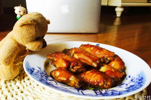 哪些人可以吃紅燒雞翅 哪些人不適合吃紅燒雞翅 哪些人可以吃紅燒雞翅 哪些人不適合吃紅燒雞翅