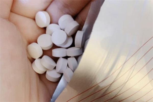 舞昆美白丸可以長(zhǎng)期吃嗎 舞昆美白丸吃了起痘怎么回事