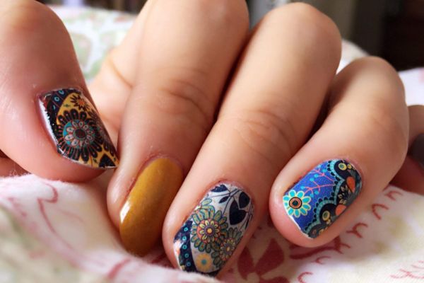 美甲貼怎么卸下來 卸美甲貼的方法 美甲貼怎么卸下來 卸美甲貼的方法