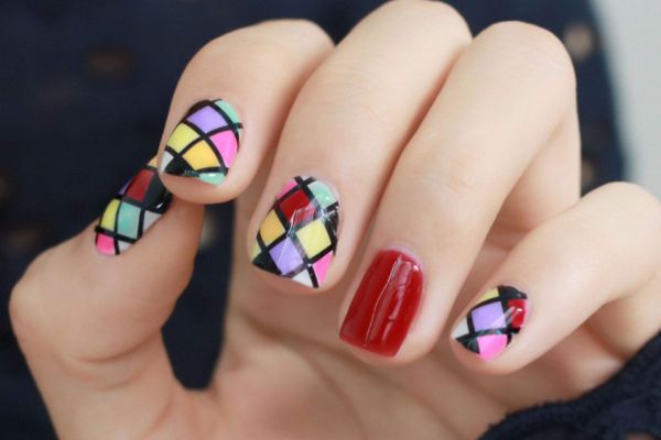 美甲貼怎么卸下來 卸美甲貼的方法 美甲貼怎么卸下來 卸美甲貼的方法