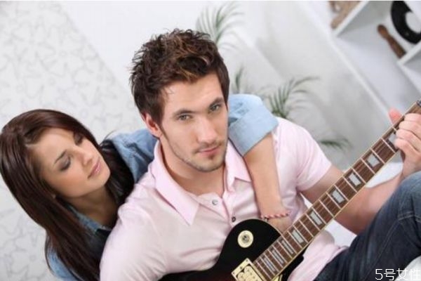 如何有效的和老公談心 學(xué)會(huì)這些溝通技巧 如何有效的和老公談心 學(xué)會(huì)這些溝通技巧