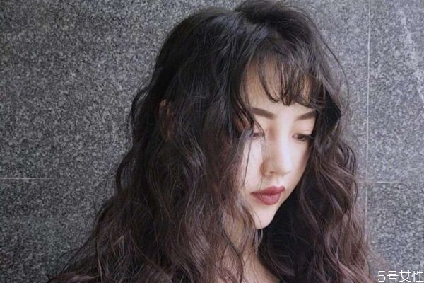 細(xì)軟發(fā)質(zhì)適合燙羊毛卷嗎 粗硬的頭發(fā)適合燙羊毛卷嗎 細(xì)軟發(fā)質(zhì)適合燙羊毛卷嗎 粗硬的頭發(fā)適合燙羊毛卷嗎