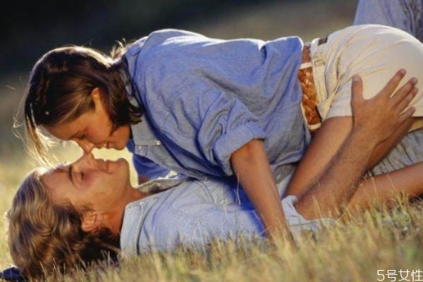 怎么治對(duì)你冷淡的老公 和變心的老公怎么相處 怎么治對(duì)你冷淡的老公 和變心的老公怎么相處