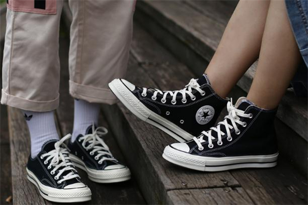 匡威鞋墊可以拿出來嗎 匡威鞋墊能洗嗎 匡威鞋墊可以拿出來嗎 匡威鞋墊能洗嗎