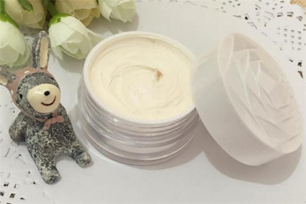 珍珠膏晚上可以用嗎 珍珠膏晚上用了要洗嗎 珍珠膏晚上可以用嗎 珍珠膏晚上用了要洗嗎