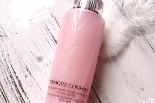 蘭蔻粉水在精華之前還是之后用 蘭蔻粉水使用順序 蘭蔻粉水在精華之前還是之后用 蘭蔻粉水使用順序