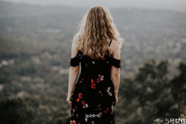 面對冷暴力該怎么解決 聰明的女人對付冷暴力的男人 面對冷暴力該怎么解決 聰明的女人對付冷暴力的男人