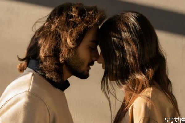 老公給老婆最溫暖的話 能讓老婆感動(dòng)流淚的話 老公給老婆最溫暖的話 能讓老婆感動(dòng)流淚的話