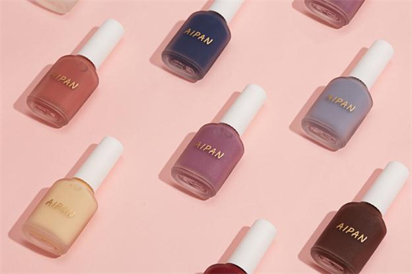 磨砂指甲油怎么涂 指甲油拉絲了怎么辦 磨砂指甲油怎么涂 指甲油拉絲了怎么辦