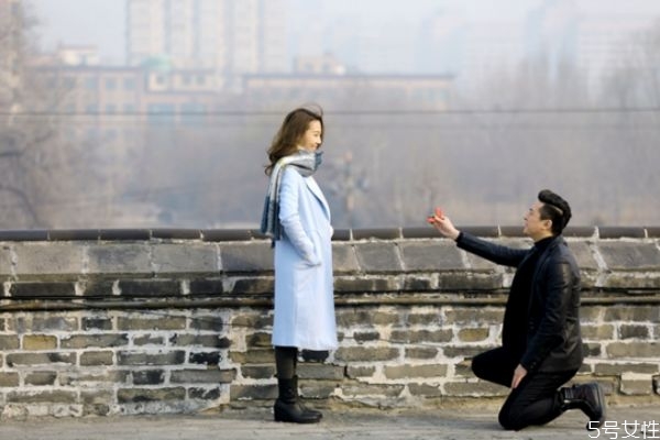 女朋友出軌幾天想復(fù)合 女朋友出軌想復(fù)合的原因 女朋友出軌幾天想復(fù)合 女朋友出軌想復(fù)合的原因