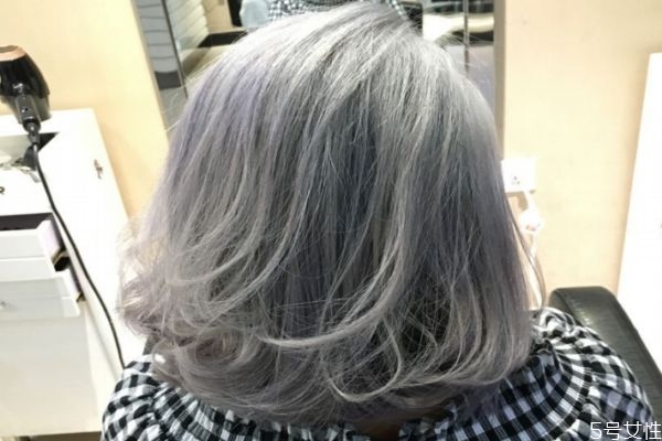 造型燙怎么打理 燙發(fā)后需要注意什么 造型燙怎么打理 燙發(fā)后需要注意什么