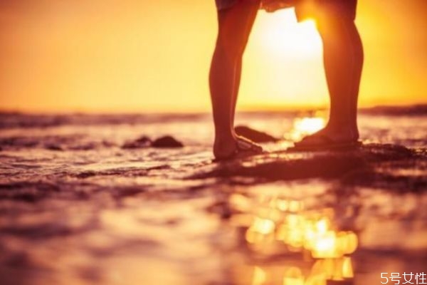 如何給老公帶來(lái)新鮮感 怎樣重新與老公刺激新鮮感 如何給老公帶來(lái)新鮮感 怎樣重新與老公刺激新鮮感