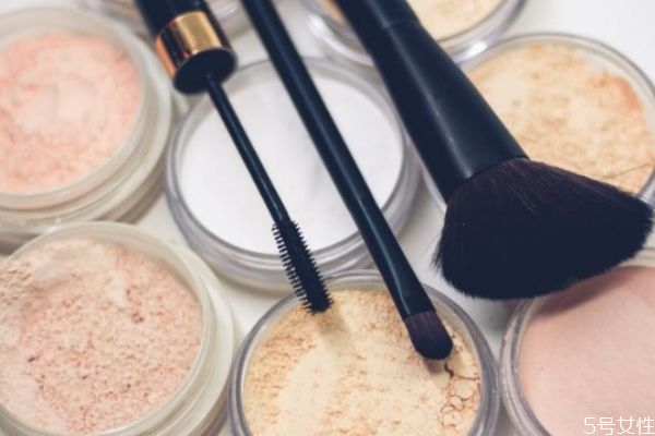 干凈自然底妝如何打造 底妝不干凈的原因 干凈自然底妝如何打造 底妝不干凈的原因