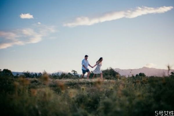 考驗男朋友的必問問題 測試在對方心里的位置 考驗男朋友的必問問題 測試在對方心里的位置