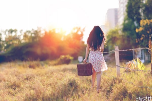 不愛(ài)你又不放手的男人 感受不到對(duì)方的愛(ài)時(shí)多做這些 不愛(ài)你又不放手的男人 感受不到對(duì)方的愛(ài)時(shí)多做這些