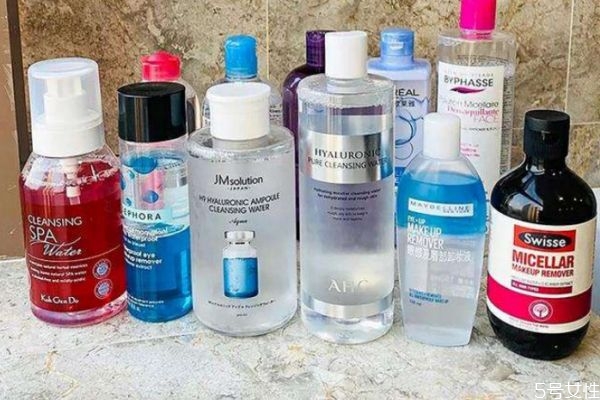 卸妝液和卸妝水一樣嗎 卸妝液和卸妝水的區(qū)別 卸妝液和卸妝水一樣嗎 卸妝液和卸妝水的區(qū)別