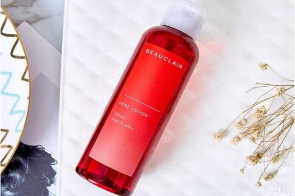 卸妝油卸妝水哪個危害大 卸妝水和卸妝油區(qū)別 卸妝油卸妝水哪個危害大 卸妝水和卸妝油區(qū)別