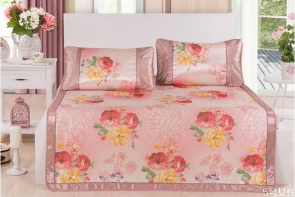 冰絲涼席真的涼快嗎 冰絲涼席有甲醛嗎 冰絲涼席真的涼快嗎 冰絲涼席有甲醛嗎