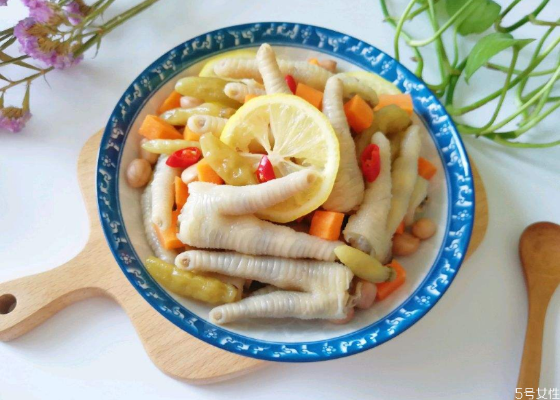 檸檬雞爪腌一晚上會(huì)苦嗎 檸檬雞爪怎么做不苦