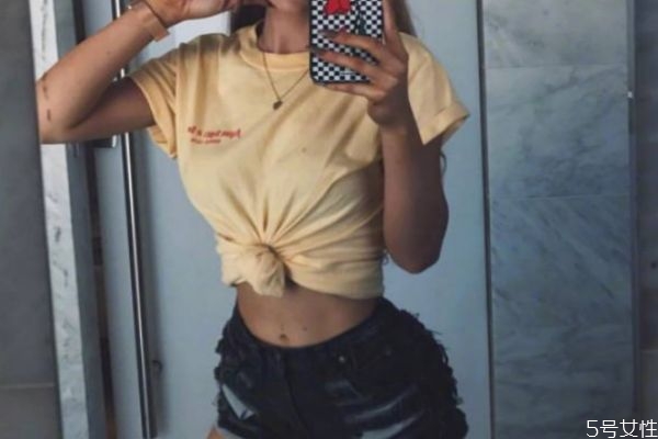 印花t恤應(yīng)該怎么洗 印花t恤洗滌注意事項