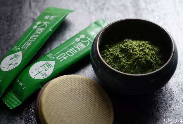 大麥若葉青汁一天喝幾袋 大麥若葉青汁能治便秘嗎 大麥若葉青汁一天喝幾袋 大麥若葉青汁能治便秘嗎