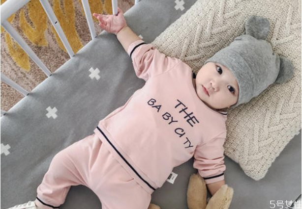 胎帶繞頸和睡姿有關(guān)系嗎 胎帶繞頸的危害 胎帶繞頸和睡姿有關(guān)系嗎 胎帶繞頸的危害