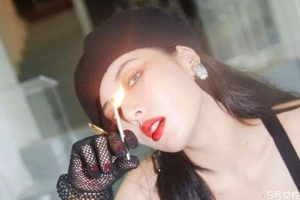 煙熏妝用什么顏色眼影 煙熏妝眼影畫(huà)法