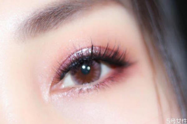 煙熏妝用什么顏色眼影 煙熏妝眼影畫(huà)法