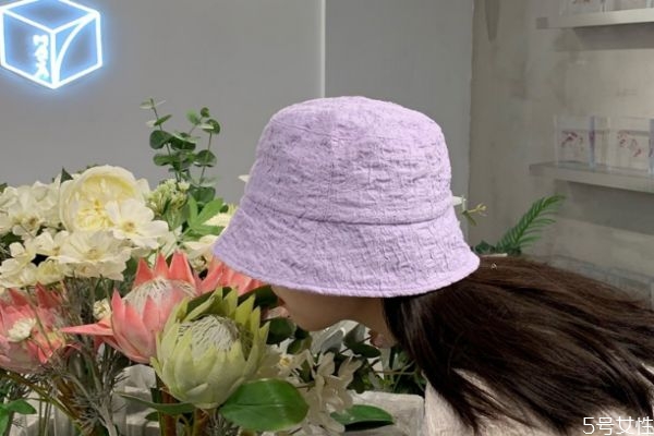 遮陽(yáng)帽買(mǎi)什么樣的好 戴遮陽(yáng)帽注意事項(xiàng)