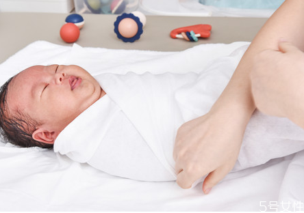 母乳親喂和瓶喂?fàn)I養(yǎng)一樣嗎 母乳親喂和瓶喂都會瘦嗎 母乳親喂和瓶喂?fàn)I養(yǎng)一樣嗎 母乳親喂和瓶喂都會瘦嗎