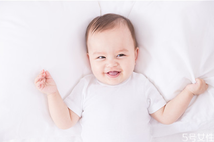 母乳親喂和瓶喂?fàn)I養(yǎng)一樣嗎 母乳親喂和瓶喂都會瘦嗎 母乳親喂和瓶喂?fàn)I養(yǎng)一樣嗎 母乳親喂和瓶喂都會瘦嗎