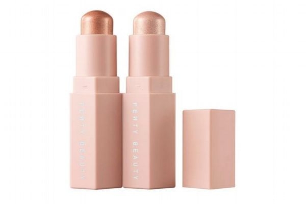 修容棒可以用洗面奶洗嗎 修容筆需要卸妝嗎 修容棒可以用洗面奶洗嗎 修容筆需要卸妝嗎