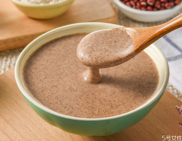 來(lái)月經(jīng)能喝紅豆薏米粉嗎 紅豆薏米粉的正確吃法 來(lái)月經(jīng)能喝紅豆薏米粉嗎 紅豆薏米粉的正確吃法