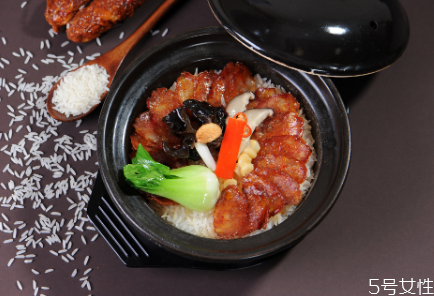 砂鍋熬粥怎樣不會溢出來 砂鍋第一次使用應(yīng)該怎么處理