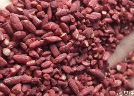 紅曲米釀酒的制作方法 紅曲米食用注意事項 紅曲米釀酒的制作方法 紅曲米食用注意事項