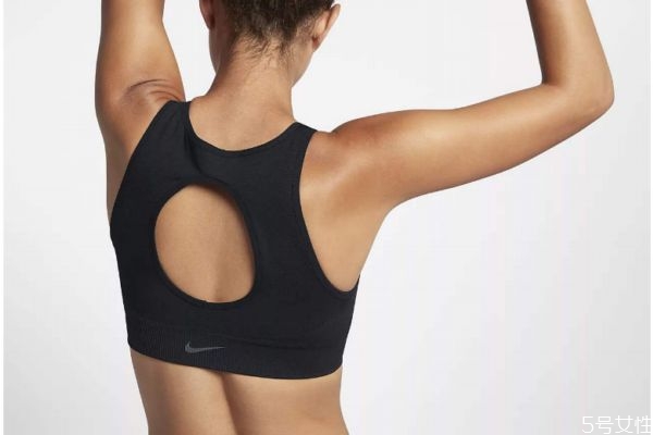 運動內(nèi)衣高度支撐和中度支撐區(qū)別 運動內(nèi)衣緊好還是松好