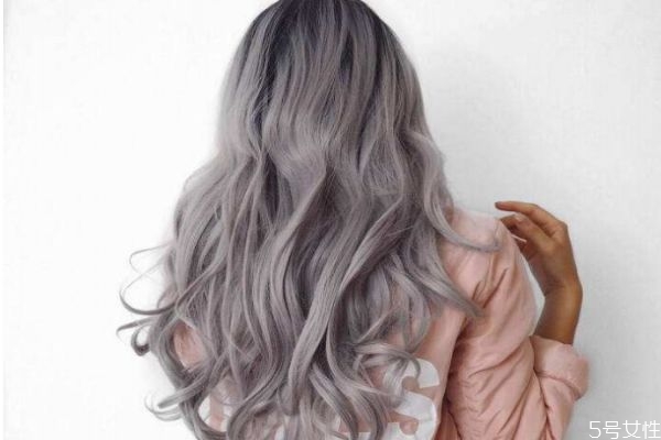 自己在家染發(fā)怎么洗 自己染發(fā)后可以用洗發(fā)水嗎