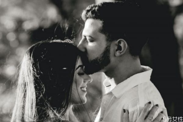 夫妻感情不好怎么溝通 怎樣讓冷漠的老公愛上你 夫妻感情不好怎么溝通 怎樣讓冷漠的老公愛上你