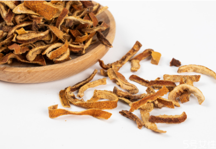 陳皮可以泡腳用嗎 陳皮放的越久越好嗎 陳皮可以泡腳用嗎 陳皮放的越久越好嗎