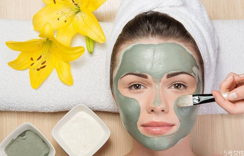 面粉面膜有美白作用嗎 面粉面膜可以祛斑嗎 面粉面膜有美白作用嗎 面粉面膜可以祛斑嗎